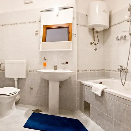 Zenta Appartement *